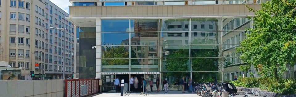 Le Nouveau Palais de Justice de Lyon, avec ses 15 ascenseurs KONE